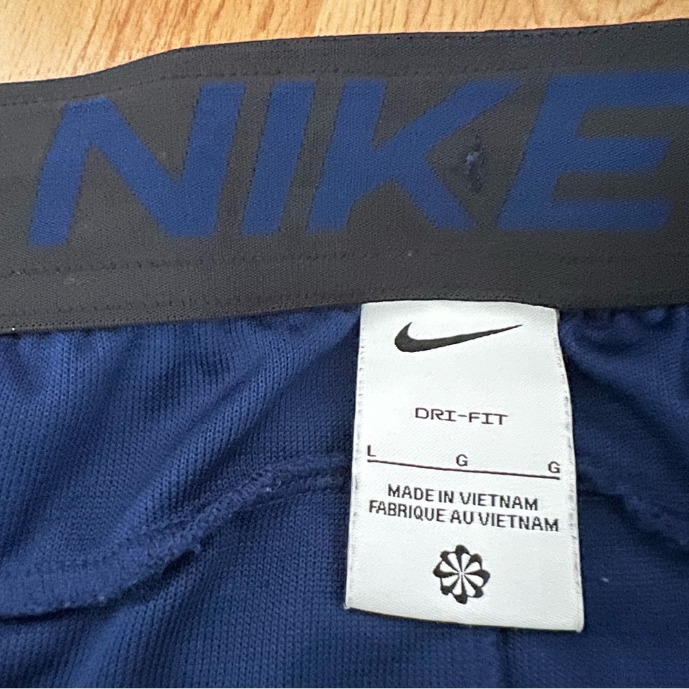 Nike Dri Fit Shorts  Size Large Three Pairs - Picture 7 of 14